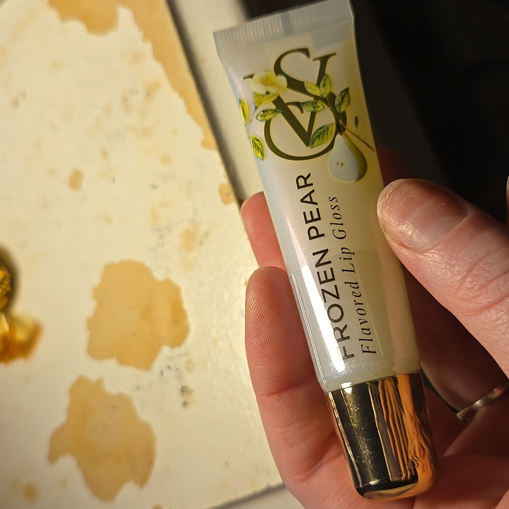 Brand new Victoria's secret lip gloss in frozen pear
